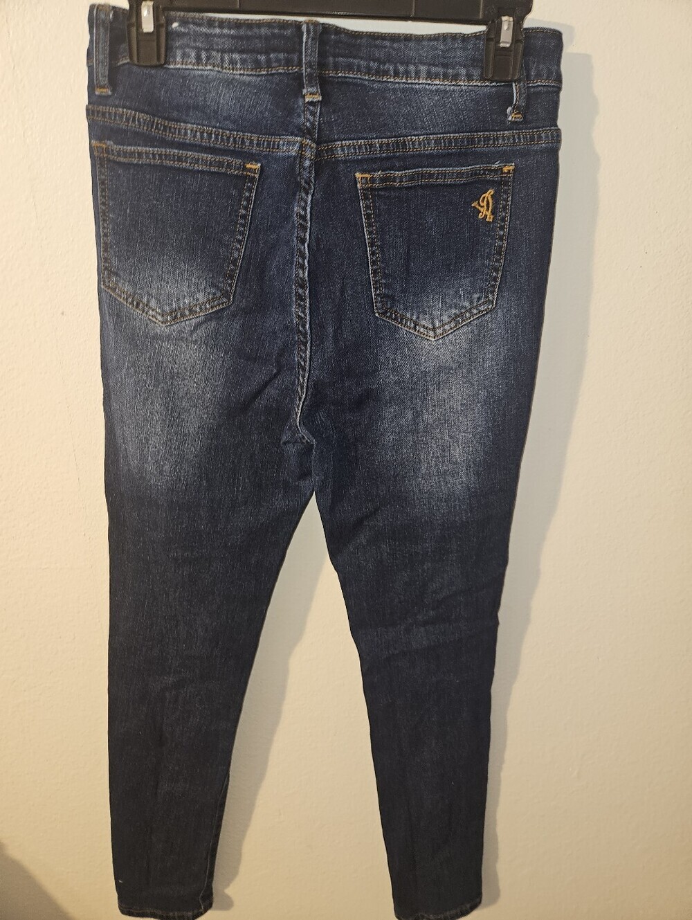 V.I.P. Jeans Womans Distressed Jeans Size 9/10 - Picture 8 of 10
